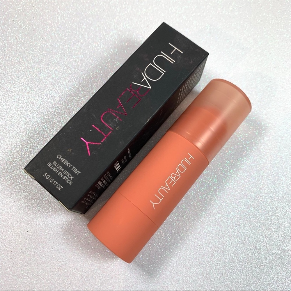 Huda Beauty Blush Perky Peach BNIB